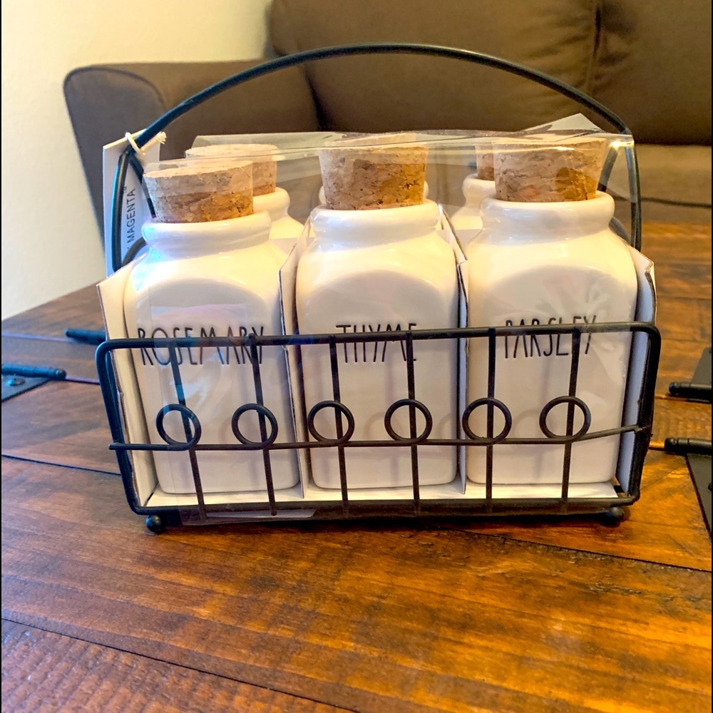NWT’s Rae Dunn Spice Rack